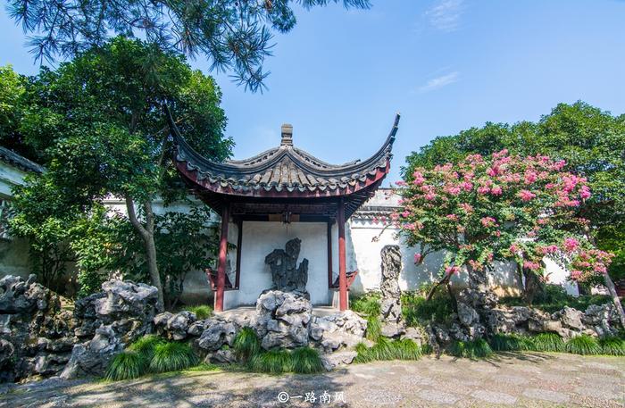 中国古典园林最多的城市，位于江苏，和杭州齐名，人称上海后花园
