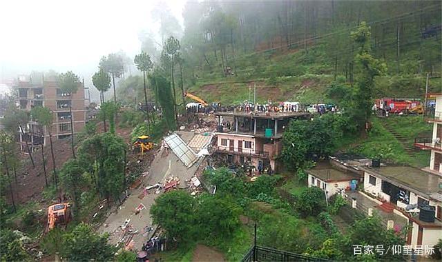 令人心碎！印度雨季已造成1000多人遇难，洪水预警将继续