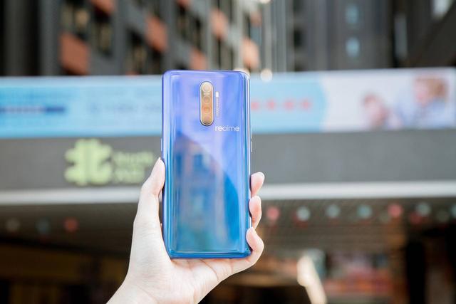 双12选新机又患选择困难症！realme X2 Pro、小米CC9 Pro该选谁