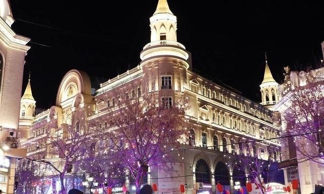 哈尔滨有一条百年商业街，冬天在街上吃冰棍，是哈尔滨人的骄傲