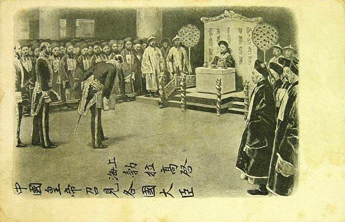 1908年，光绪帝葬礼，沿途百姓被强令下跪，哭的少看热闹的多