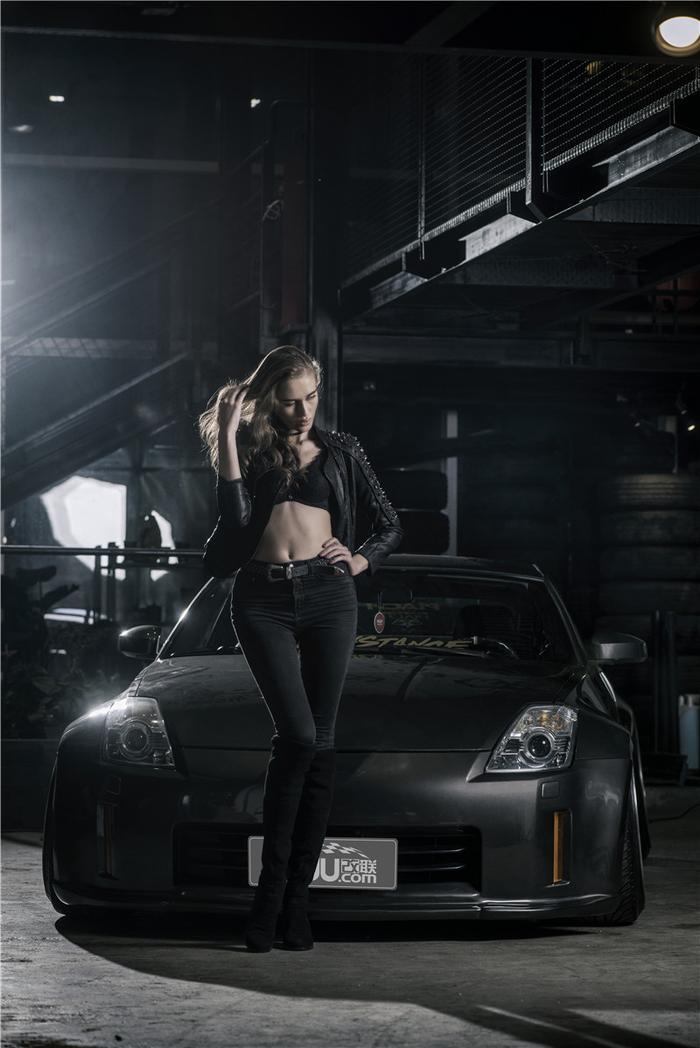 这台暗黑350Z与冷面女郎 你选择谁？