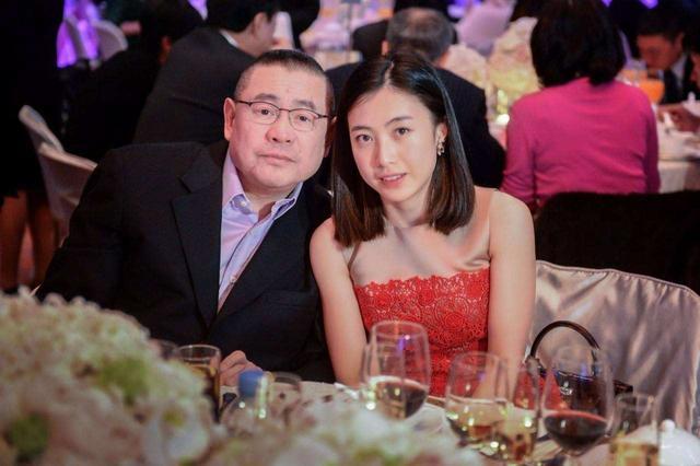 与刘銮雄相恋6年，得到1.6亿元房产，蔡少芬为什么选择嫁给张晋？