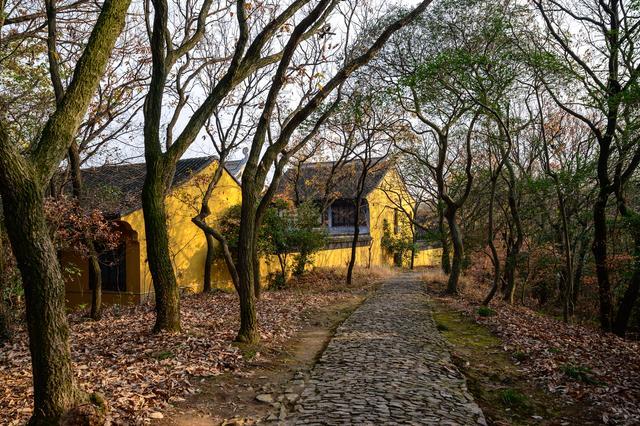 无锡广福寺，南朝四百八十寺之一，就隐藏在鼋头渚山林之中