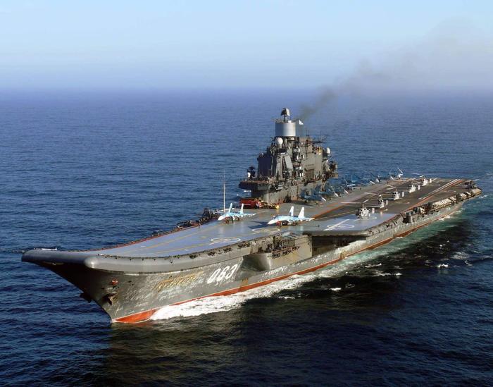 痼疾缠身的库兹涅佐夫号又着火了，俄十年造舰计划全是小吨位舰艇
