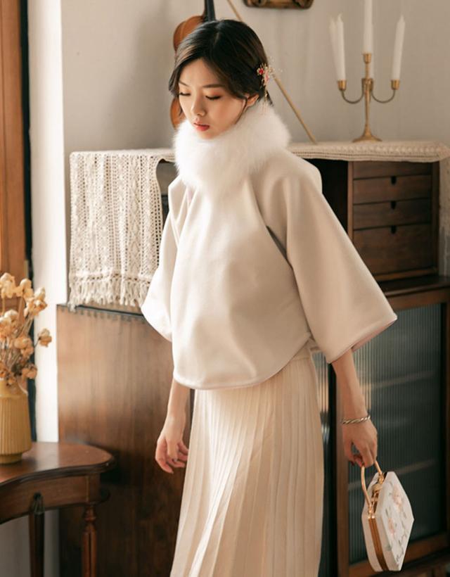 身高不足160的女生，冬天建议“中式小袄+半裙”，美得惊艳时光！
