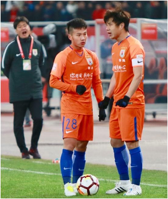 24岁国足中场赛季爆发，曾是蒿俊闵接班人，李玮锋能否留住他