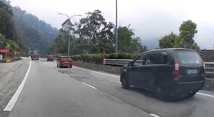 马来西亚Perodua近期测试全新Alza车型被抓怕到