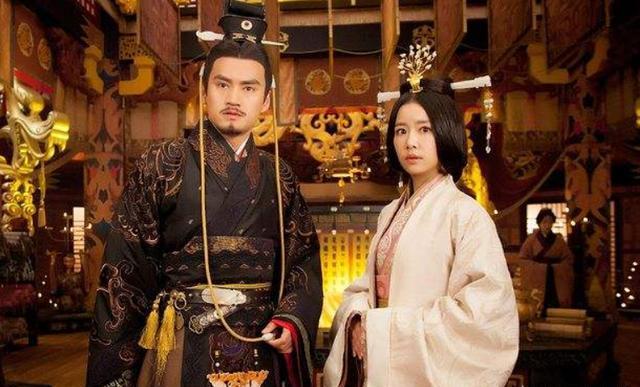“仕宦当作执金吾，娶妻当得阴丽华”，执金吾和阴丽华都是谁？