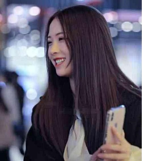 火遍全网的成都小甜甜,看到如今的现状,网友都失算了