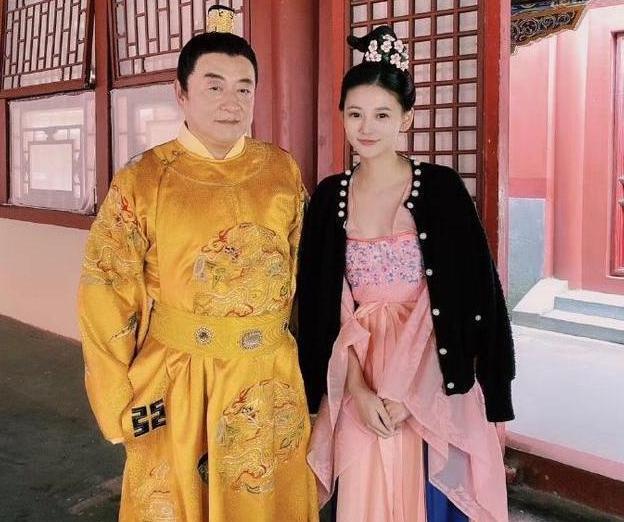刘斌一婚娶70后，二婚娶80后，如今50岁娶90后娇妻