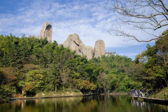 安庆巨石山，有“世界第九大奇迹”之称的的地质景观