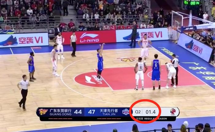 CBA再现“汪梅”式争议，1.4秒打了4分钟，裁判赢了，姚明输了！