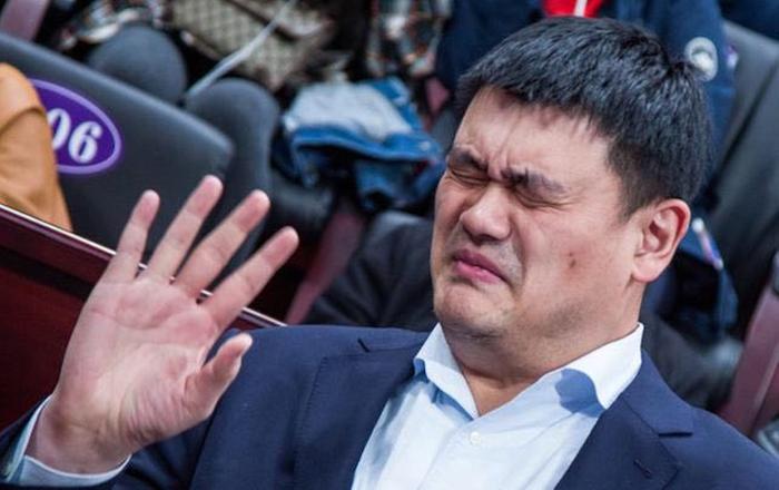 CBA再现“汪梅”式争议，1.4秒打了4分钟，裁判赢了，姚明输了！