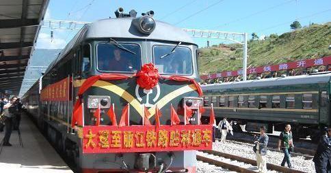 滇藏铁路浩大工程的一个重要组成部分——大丽铁路