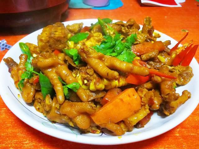 冬天别光吃饺子，20分钟出锅软耙香辣的压锅鸡脚，嘴不能停特解馋