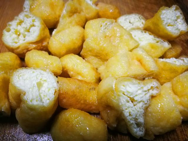 冬天别光吃饺子，20分钟出锅软耙香辣的压锅鸡脚，嘴不能停特解馋
