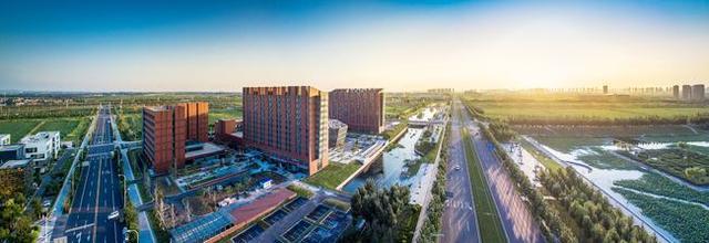 重庆大学城，经10多年发展正变成一座堵城，市民盼望复线隧道开建