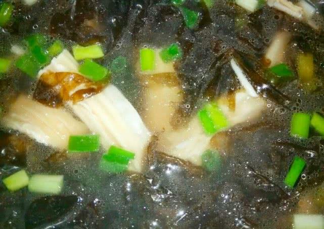 这些鲜汤才是真正的“补钙高手”，大骨汤什么的跟它没法比！