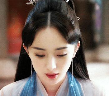 杨幂杨颖（Angelababy）屡秀闺蜜情，可我只关心谁更美