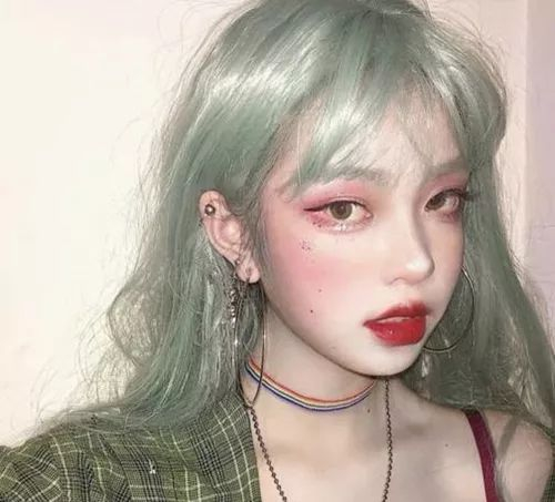 最火爆的染发颜色是什么 头发染色颜色大全图片含不用漂