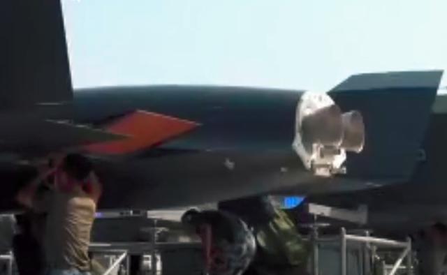 高空魅影！中国最强无人侦察机，可飞到几万米，防空导弹打不到？