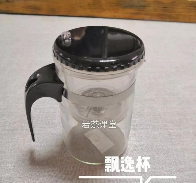 紫砂壶、飘逸杯、85度水温，三个错误的岩茶冲泡方式