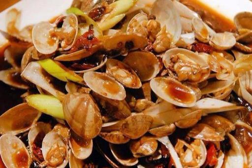 辣炒花蛤：传统而不失美味，麻辣鲜香，还牵出了许多豪言与诳语