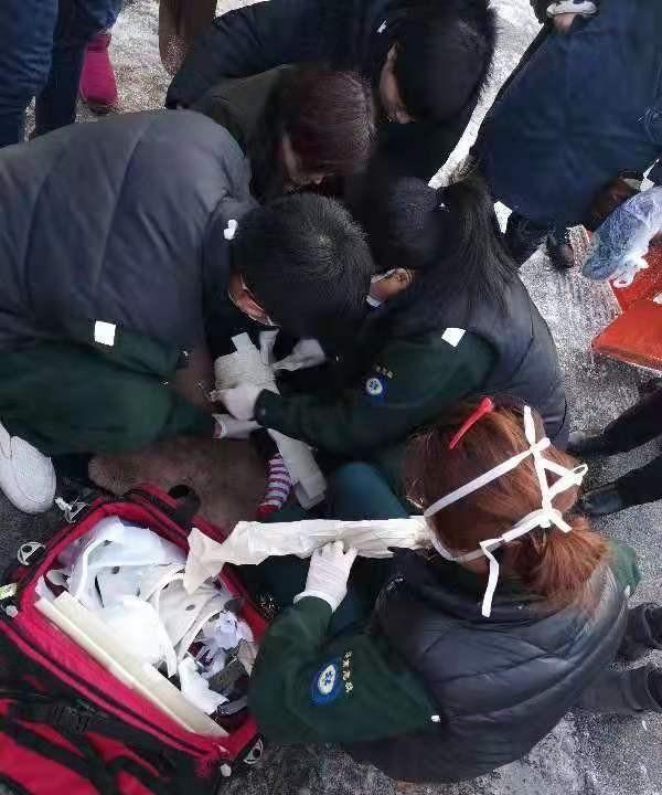 雪后小心摔伤，市急救中心一上午接待摔伤患者46例，老年人居多