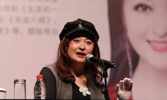 50岁美女演员王璐瑶近照曝光，被传曾爱上万梓良，如今婚姻很幸福