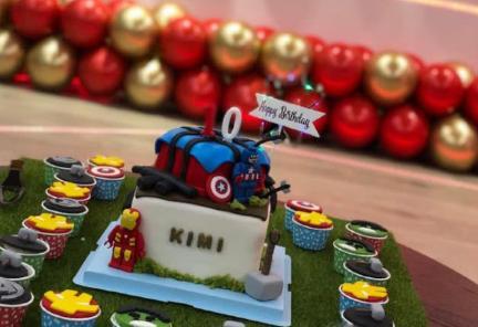 Kimi10岁生日，林志颖在家中为儿子开派对庆生，游泳池超豪华