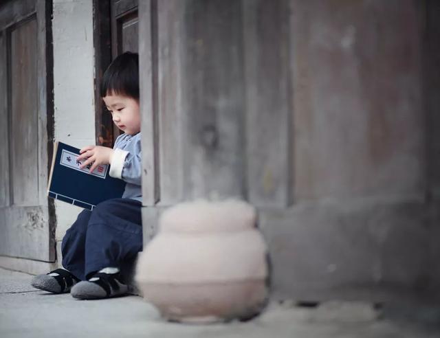 请告诉孩子：不读书，换来的是一生的底层！建议家长也读读