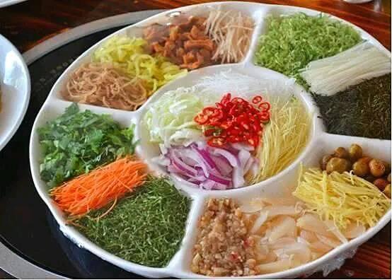 两广人的生鱼片，看着与日本刺身并不像，你更喜欢哪里的鱼生？