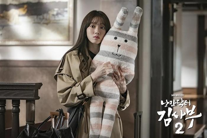 韩石圭新作，2020年第一部爆款韩剧，首播收视14.9%，同档期第一