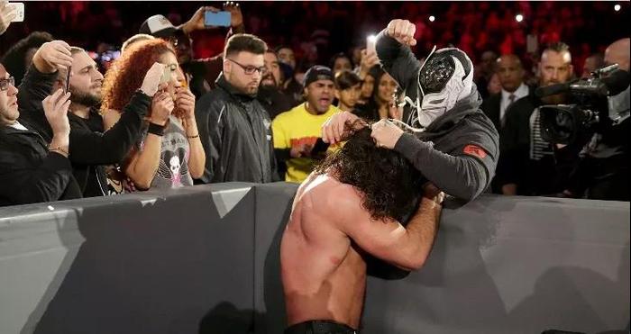 塞纳AJ都曾面具示人？盘点WWE“没脸见人”的超级巨星！
