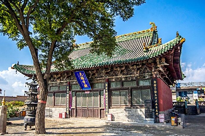 全国15个“净土寺”，这座寺内的藻井和石狮，梁思成称为“两宝”