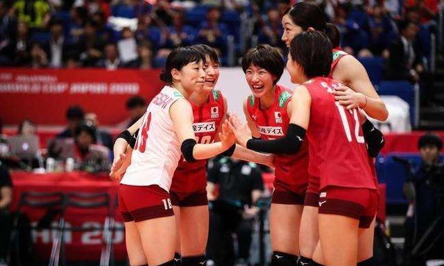 日本女排出现一位潜力巨星！2米05巨人在联赛爆发，曾是中国籍