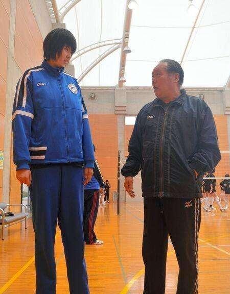日本女排出现一位潜力巨星！2米05巨人在联赛爆发，曾是中国籍