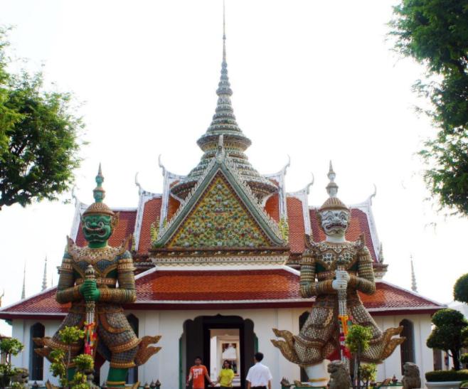 泰国皇家寺庙，处处充满中国味道，被誉为“泰国埃菲尔铁塔”