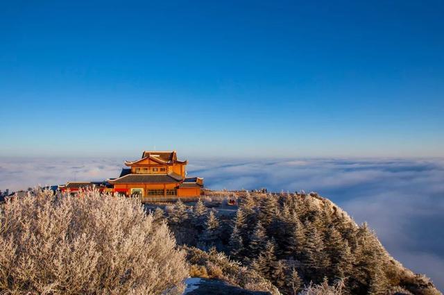 一下雪，这座山就美成了人间仙境