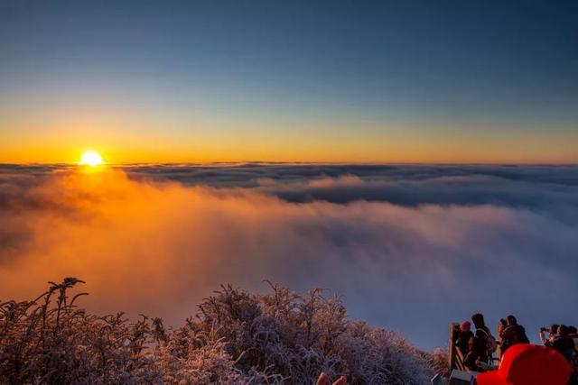 一下雪，这座山就美成了人间仙境