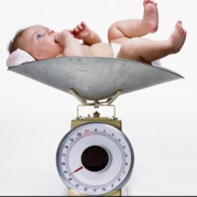 出生时5斤、6斤、8斤的新生儿，除了体重上不同，还有哪些区别？
