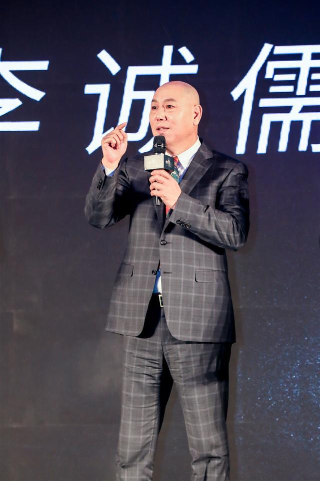 刘德华首演“东方超级英雄”， 草场影业在京举行《七圣》发布会