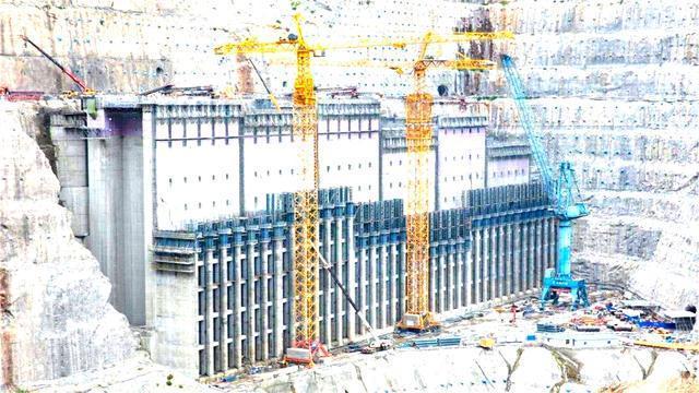 中国修建“超级水电站”，耗资达2000亿，实现“西电东送”？