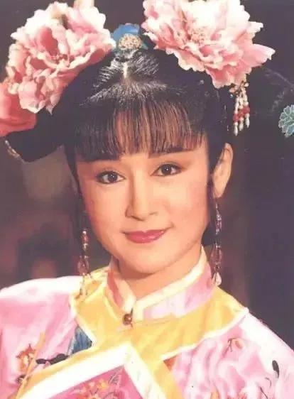 台版最美小龙女潘迎紫：为爱隐退却被丈夫背叛，婚后单身40年