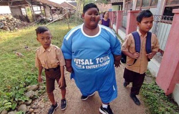 世界上最胖的小孩192公斤，两年时间恢复成瘦子，现状如何