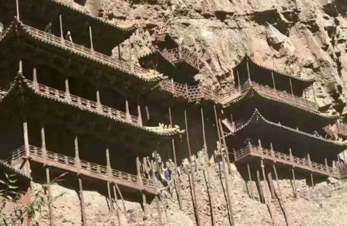 这寺庙历经千年寺内从来不生火，还是国内仅存的三教合一寺庙