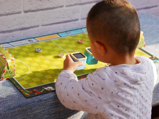 小米有品2~7岁孩子的智能游戏机，主打互动，堪称早教界的Switch