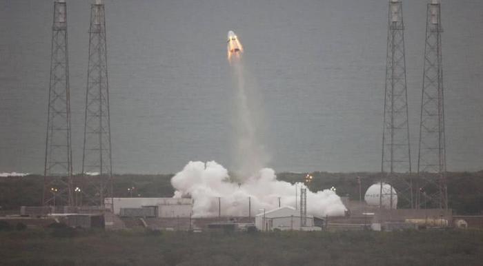 SpaceX的火箭炸了？别紧张，这是在测试飞船逃生能力