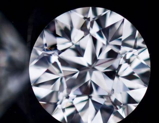 世界上最大的切割钻石 非洲之星成为皇权的象征